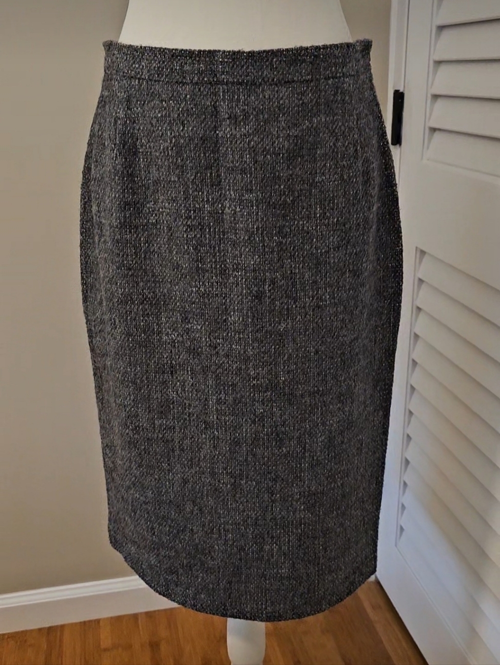 Max Mara Italian Wool Pencil Skirt • Gray • Size 10Timeless Italian elegance 🤍
